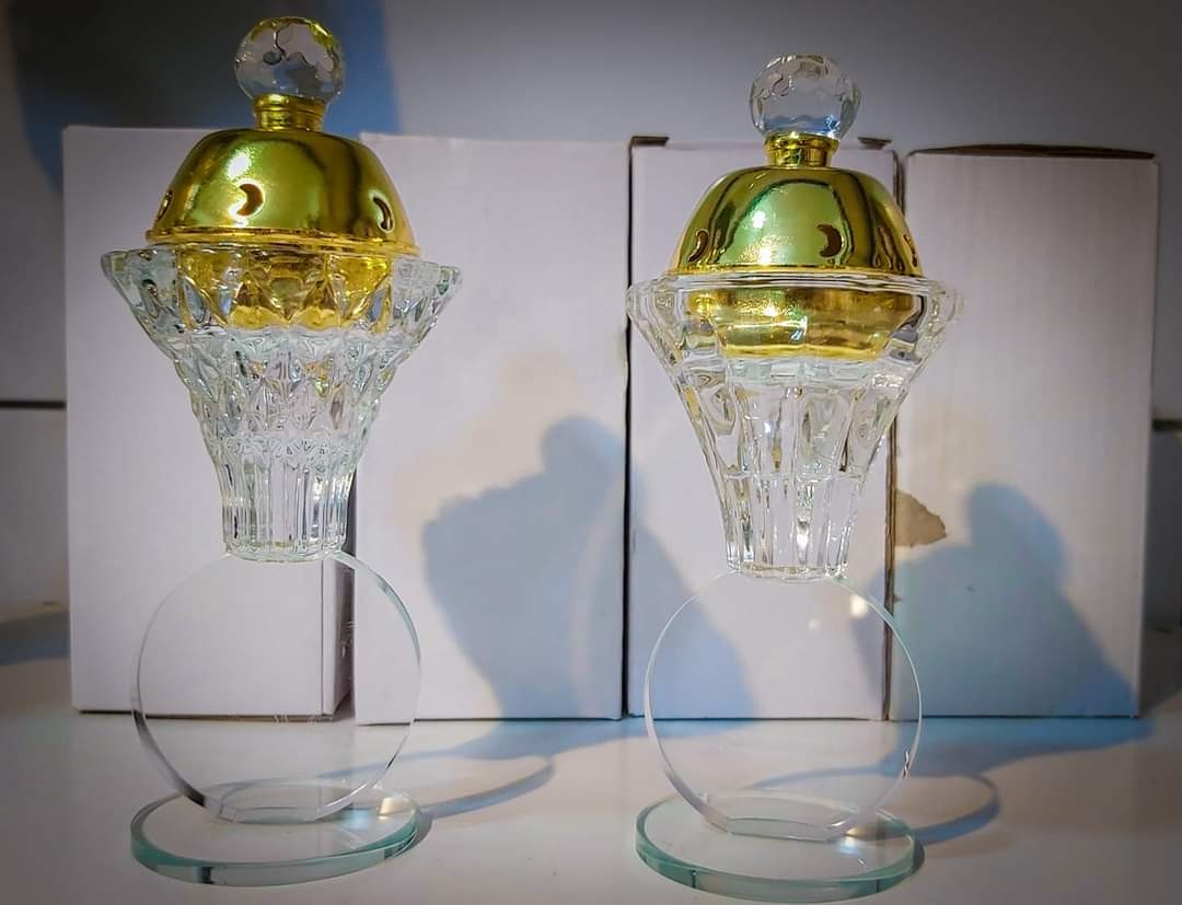 مبخرة كريستالية بغطاء ذهبي